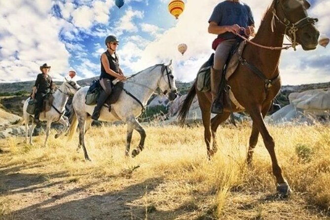 2 Hours Horseback Riding Tour Through the Valleys of Cappadocia - Red Valley Sunset and Panoramic Views: The Payoff Hour