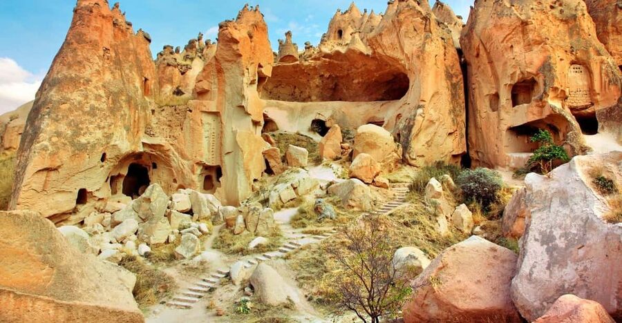 Cappadocia: 2-Day Green and Red Tour with Lunch & Tickets - Day Two: Göreme Open Air Museum, Fairy-Chimney Valleys, and Devrent
