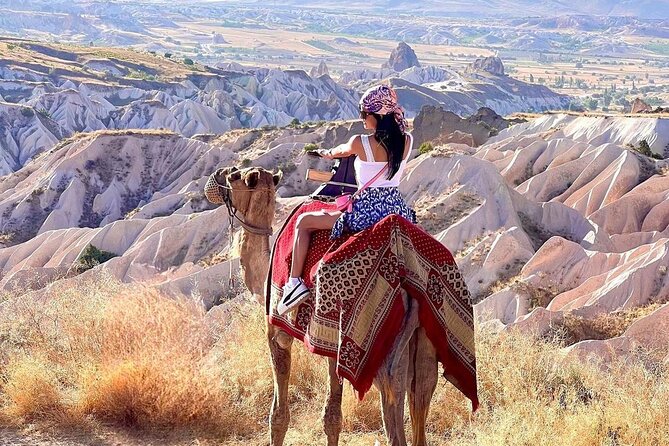 Cappadocia Camel Ride with Balloon View or at Sunset - Guides and photos: how they actually manage the camera moments