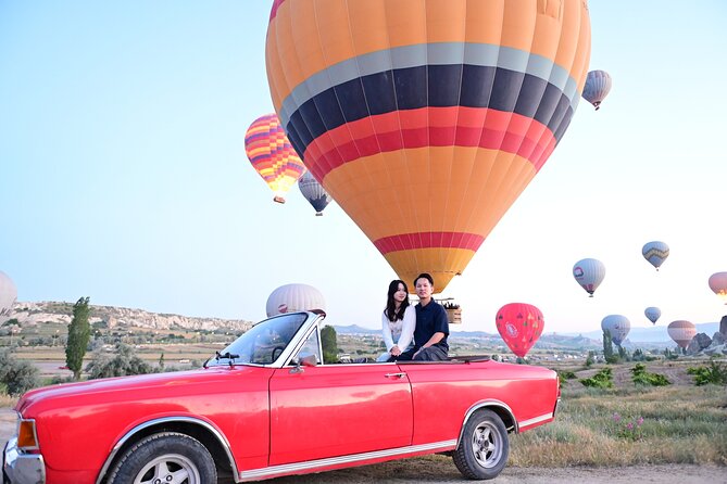 Cappadocia Classic Car Sunset or sunrise - The core idea: classic car photos timed with balloon views