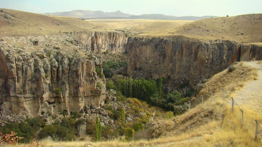 Cappadocia: Derinkuyu Underground City & Ihlara Valley Tour - Morning pickup and getting settled in the vehicle