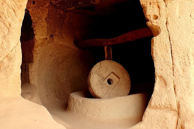 Cappadocia: Full-Day Small Group Tour with Lunch & Tickets - Avanos Carsi Seramik, pottery demo time and how to make it worthwhile
