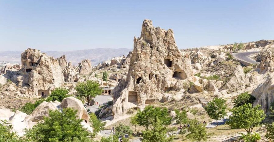 Cappadocia: Highlights 2-Day Guided Tour with Lunches - Day 1 in Uçhisar: castle views, photo time, and the big-picture start