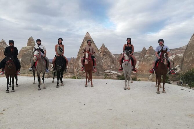Cappadocia Horseback Ride through Valleys — Sunset/hoteltransfer - Stop 1, Kılıçlar Vadisi: The Photo Break That Actually Makes Sense