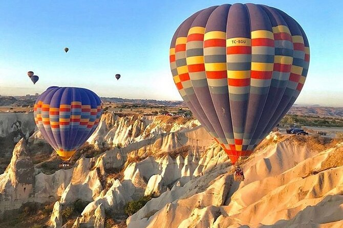 Cappadocia Hot Air Balloon Ride / Skyway Balloons - Breakfast snacks and the champagne-style toast after landing