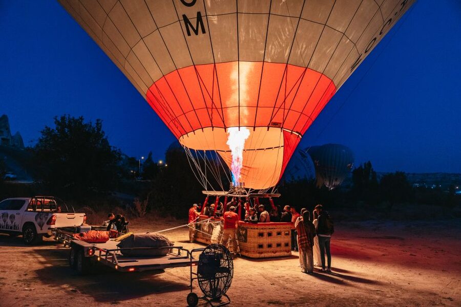 Cappadocia: Hot Air Balloon Trip in Goreme with Breakfast - Getting from your hotel to the balloon field (without stress)