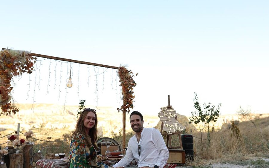 Cappadocia: Love Valley Proposal Service with Transfers - The 2.5-hour plan from your Nevsehir hotel