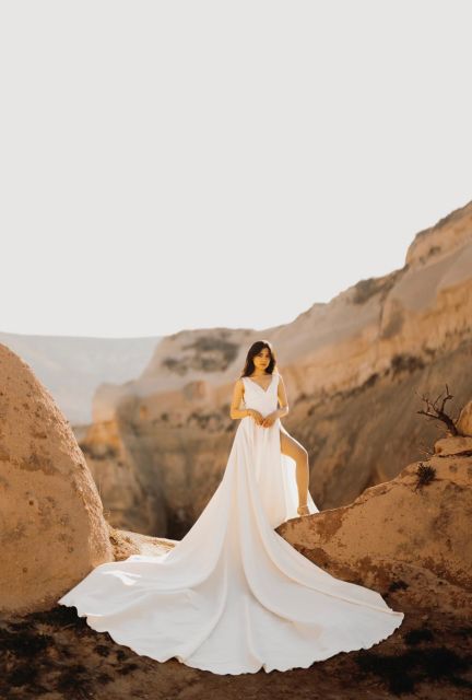 Cappadocia Photoshooting with Hot Air Balloons - Hotel Pickup, Dress Setup, and What You Need to Bring