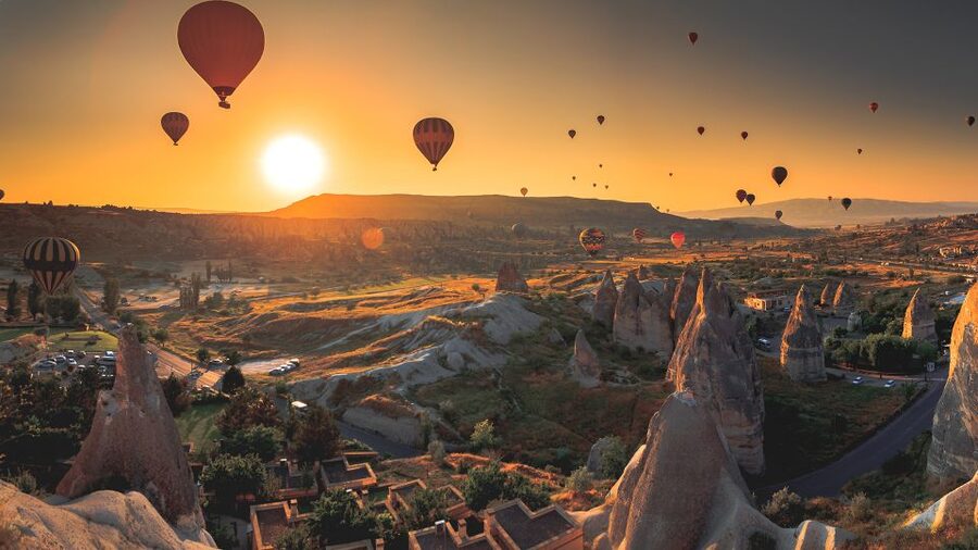 Cappadocia: Private Guided Tour - Uçhisar castle views and the easy walk of Pigeon Valley