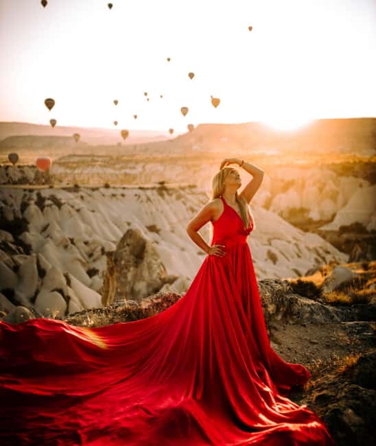 Cappadocia: Private Photo Shoot with Flying Dress & Horses - The keepsake, your balloon-themed photo frame