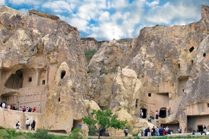 Cappadocia Red & Green Tour in One Day Guided By A Local Expert - Morning in Göreme: Starting Easy and Getting Your Bearings