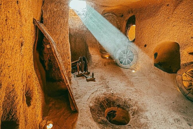 Cappadocia Red Tour: Full-Day Guided Tour with Lunch - Uchisar Castle panoramas: your photo finale