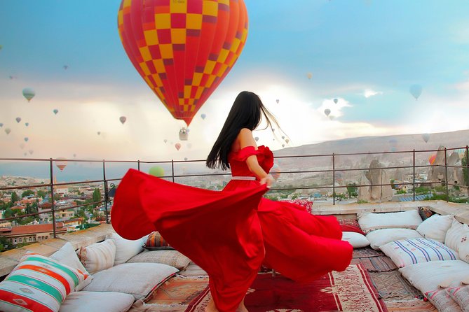 Cappadocia:Sunrise Hoot Air Ballon Over Göreme Valley - What to expect for your group size and language comfort