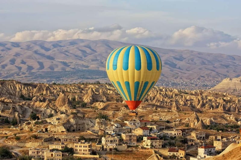 Cappadocia Sunrise Hot Air Balloon Flight/Kapadokya Balloons - The sunrise flight over fairy chimneys and valleys: what you’ll notice first