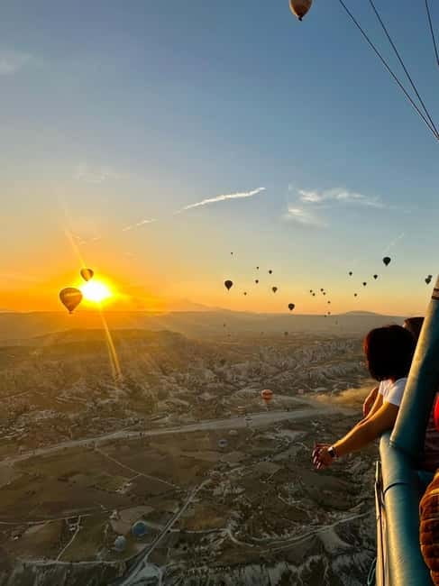 Cappadocia: Sunrise Hot Air Balloon in Göreme and Transfer - Landing Smoothness, Certificates, and the Toast Moment