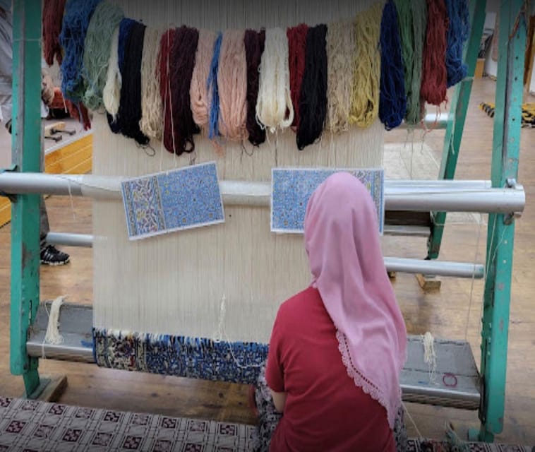CAPPADOCIA : Traditional Local Carpet Weaving Tour - Entering a Carpet Weaving Center in Cappadocia