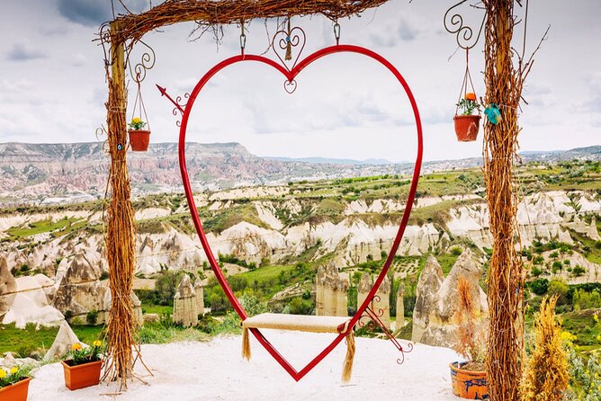 Full-Day Private Guided Tour to Cappadocia Highlights - Göreme Open Air Museum, monasteries carved into rock