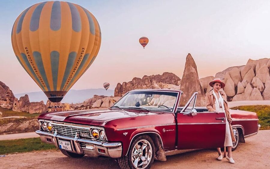 Göreme: Cappadocia Photoshoot Tour w/ Vintage Car - Red Valley to Rose and Love Valley Photo Stops