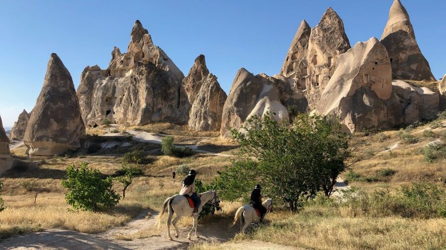 Goreme: Sunrise Horse Riding Excursion - From your horse to the best viewpoints in Red and Rose Valley