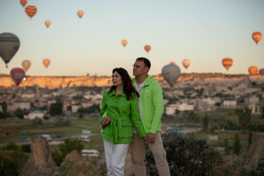 Göreme Valleys Photo Session with Balloons and Vintage Car - Price and value: does $92 make sense in Cappadocia?