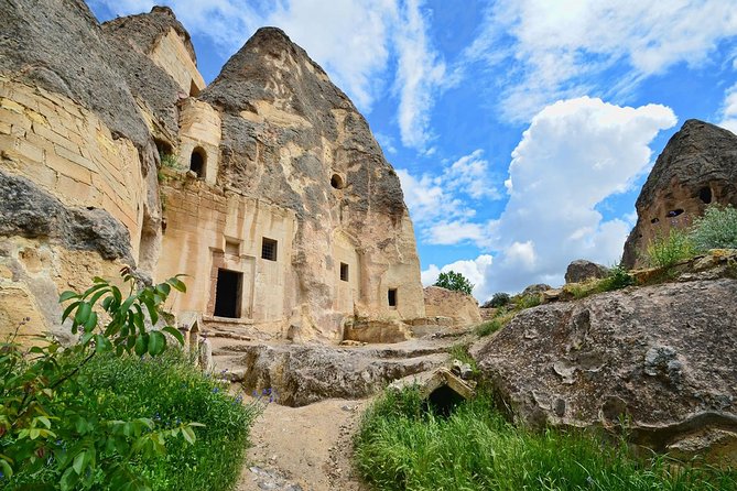 Hidden of Red Cappadocia: 1 Day Private Guided Tour - Onyx info, carpet techniques, and ceramics shows that add local flavor