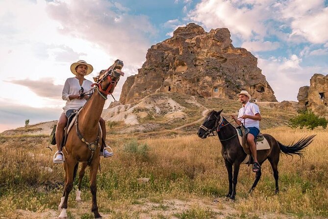 Horse Riding in the Valleys of Cappadocia - Timing in Göreme: balloons, light, and why departure slots matter