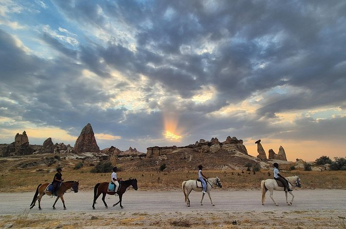 Horseback Tour in Cappadocia Valleys and Transfers - How the photo breaks actually work