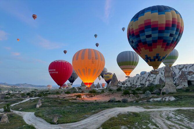 Hot Air Balloon in Cappadocia - Small-group dynamics: 20 people, plus the basket reality