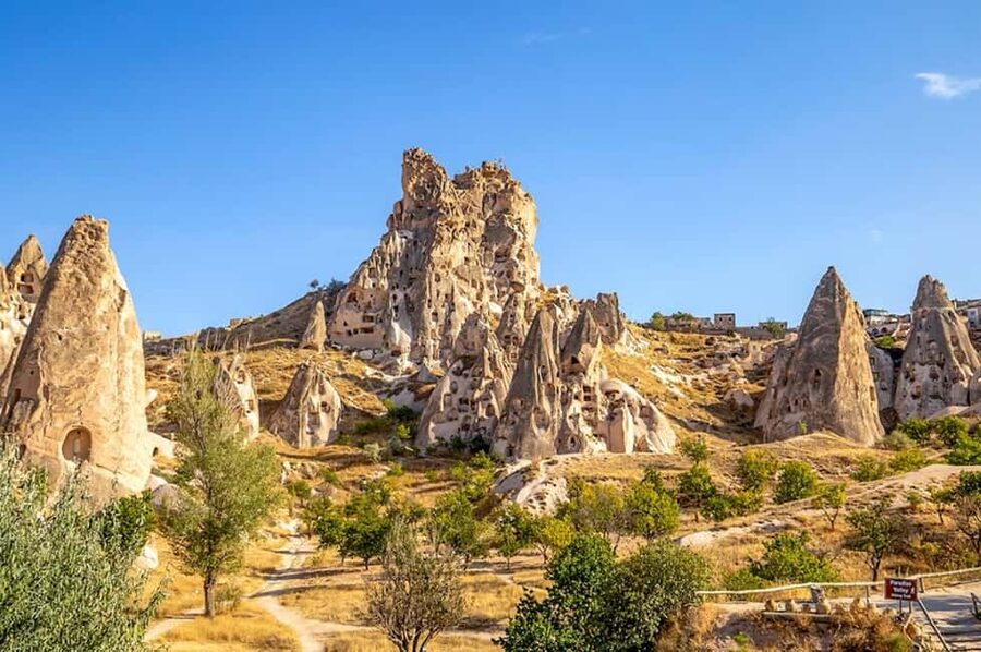 Istanbul: 2-Day Trip to Cappadocia with Flights & Lunchs - Day 1: Flight to Cappadocia, Kizilcukur Valley, and Cavusin
