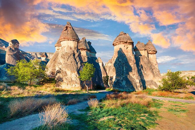 Private Cappadocia Artisan Tour with Luxury Van - Sunrise Balloon Ride: What the 60 Minutes Feels Like