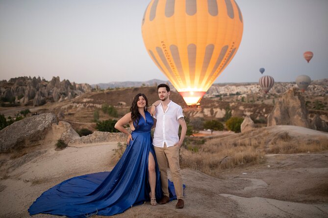Private Photoshoot in Cappadocia - Carpet Store Lights, Horses, and What You Pay Extra For