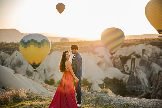 Private Photoshoot with Balloons in Cappadocia - How to get the best results (poses, timing, and what to wear)