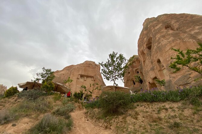 Red & Rose Valley Sunset Hiking Tour with a Trekking Dog "Oscar" - What to Bring for a 5:00 pm Sunset Hike