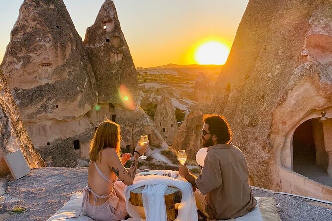 Romantic Cappadocia Sunset Dinner and Wine - Timing, weather, and what to bring so you enjoy it start to finish