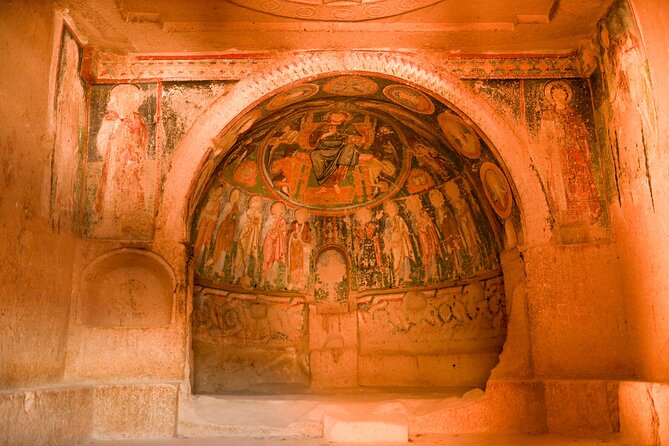 Rose and Red Valley Hiking Tour - Stop 2: Kolonlu Kilise (Columned Church) and the Byzantine fresco effect
