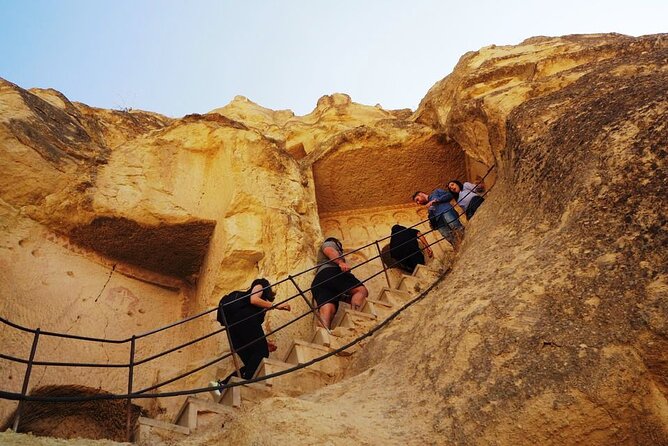 Small Group Red Tour Experience in Cappadocia - Stop 1: Uchisar Rock Castle and the payoff of getting high first