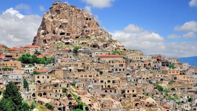 Ultimate Cappadocia Experience: Red & Green Tour in One Day - Uçhisar Pigeon Valley and the viewpoint strategy