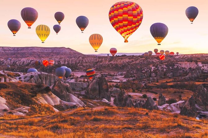 Watching Balloons on Cappadocia Sky(People Have Fear of Heights) - A 5:00 am start that makes the balloons look unreal